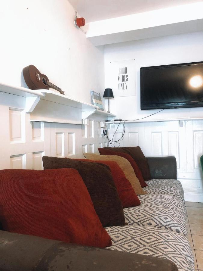 Lahinch -Beach -Surf- Hostel Buitenkant foto